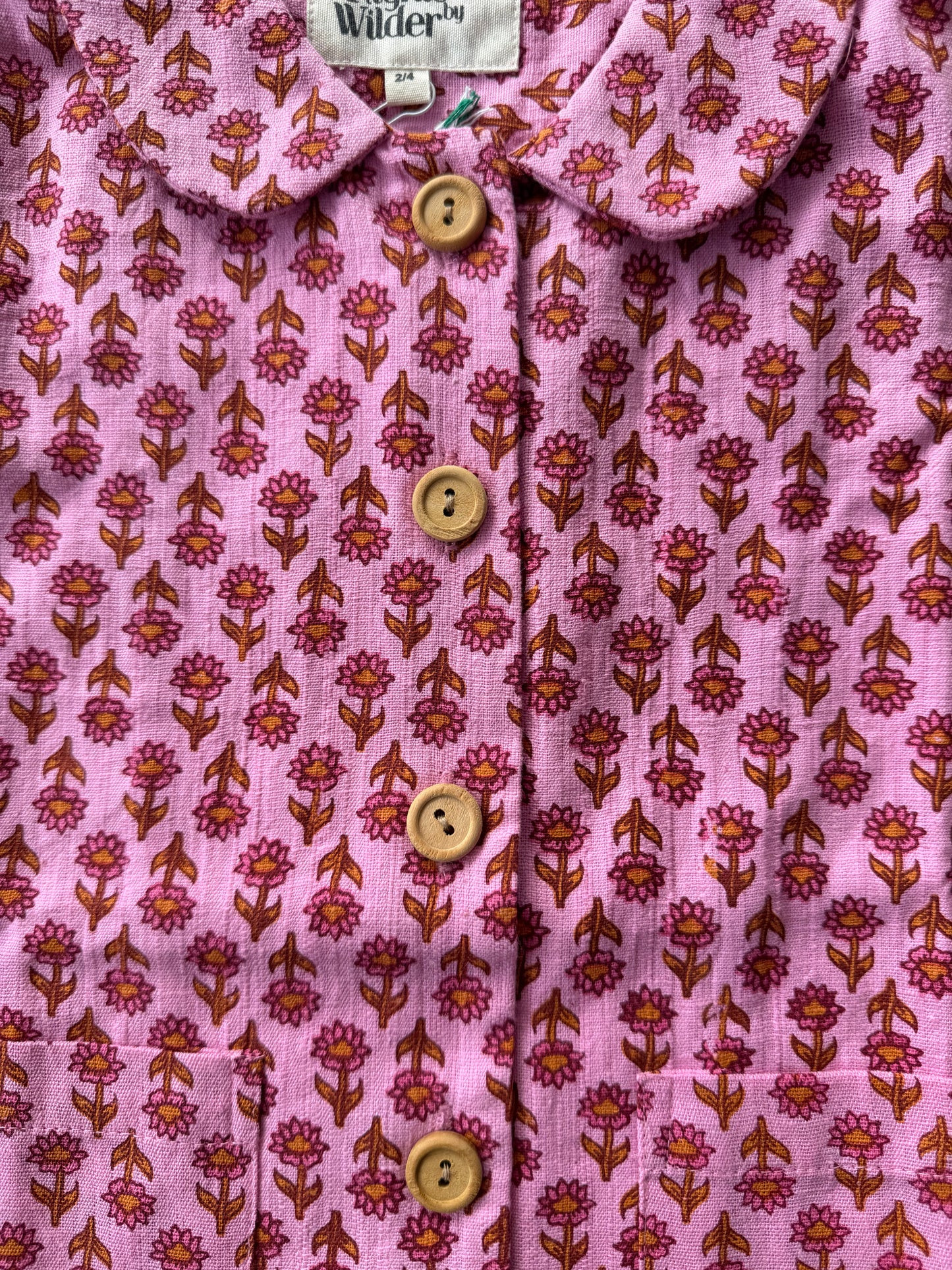 Stevie in small Pink Boota