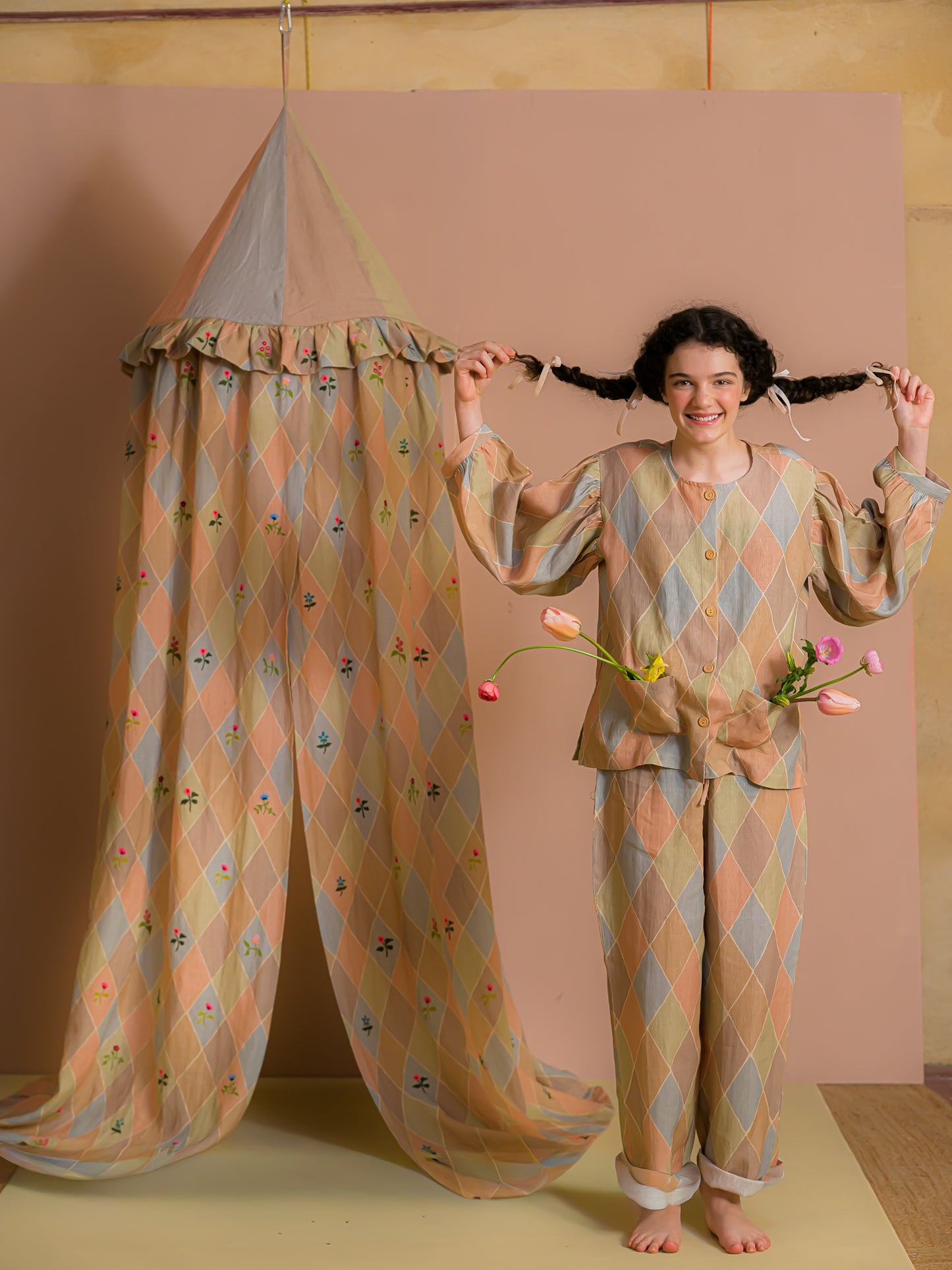 Farrow in Les Macarons Harlequin print, Women's set
